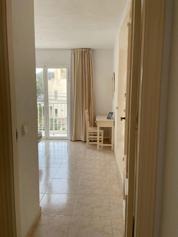 Apartamentos Torres Cardona Cala Llonga  Εξωτερικό φωτογραφία