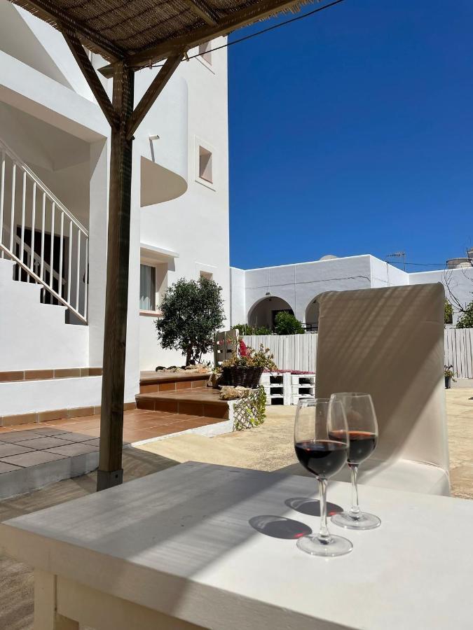 Apartamentos Torres Cardona Cala Llonga  Εξωτερικό φωτογραφία