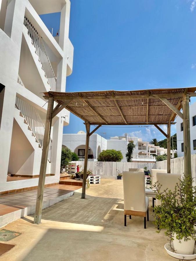 Apartamentos Torres Cardona Cala Llonga  Εξωτερικό φωτογραφία